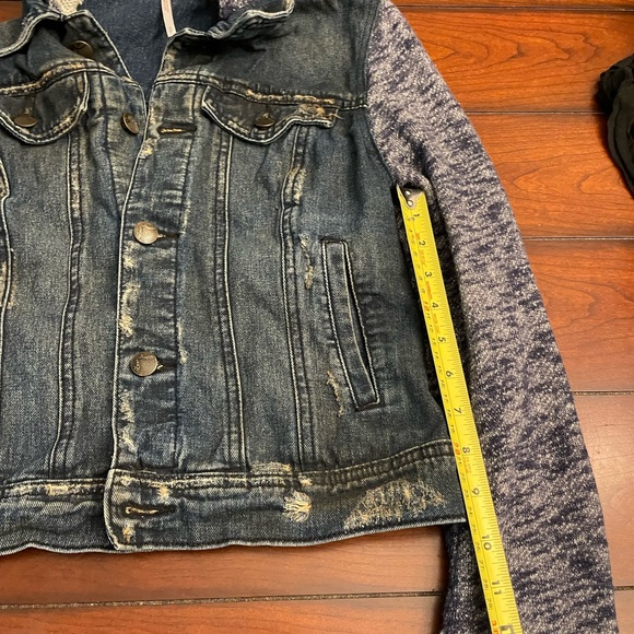 Free People Cropped‎ Distressed Jean Jacket - Picture 2 of 11